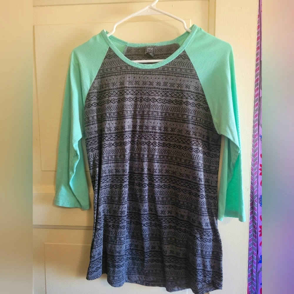 EMPYRE Large Aztec baseball tee